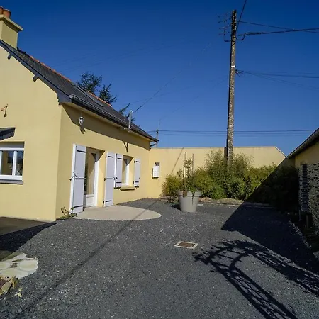 Holiday home Des Huttes Bain-de-Bretagne